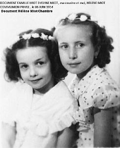 1954 06 06 COMMUNION PRIVEE EVELYNE et HELENE Photo par Mme BOUTIN du studio L ATELIER